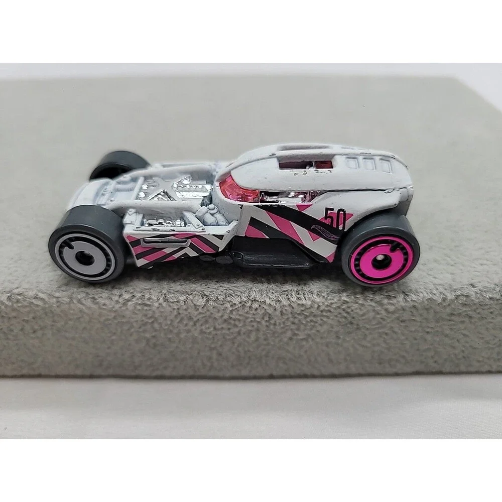 2018 Hot Wheels HW50 Concept Speed Blur White Diecast 1:64 Toy Race Car